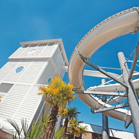 Sea Breeze Cabin Пул Екстер'єр фото