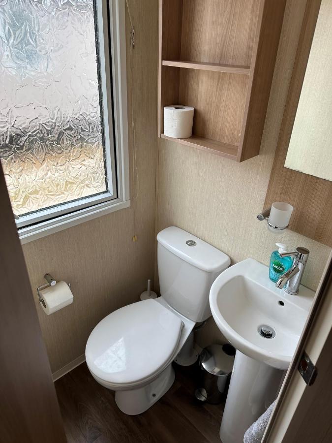 Sea Breeze Cabin Пул Екстер'єр фото
