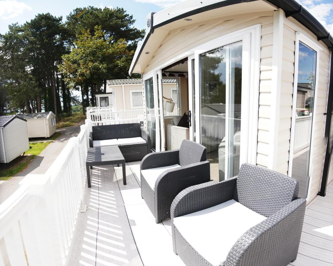 Sea Breeze Cabin Пул Екстер'єр фото
