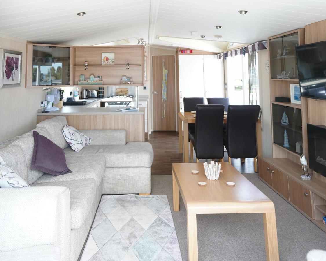 Sea Breeze Cabin Пул Екстер'єр фото